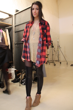 beige  top - black BlackMilk leggings - red Episode shirt - beige Zara shoes - b