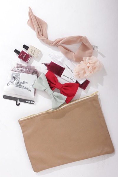 beige medium leather carry-all pouch American Apparel $45 beige medium leather carry-all pouch American Apparel $45