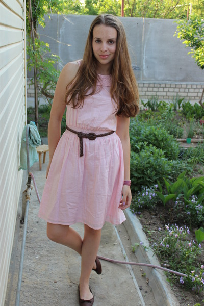 light pink dress with black shoes