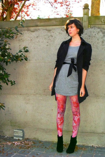 pink black and gray outfits