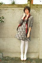 Какие Колготки Одеть Под Черное Платье И Красные Туфли