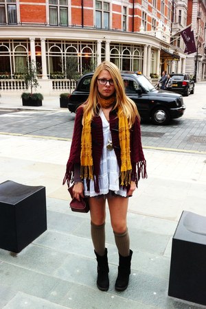 buckle maroon hooded puce scarf River jacket primark boots Dog Rocket black Primark buckle maroon hooded puce scarf River jacket primark boots Dog Rocket black Primark