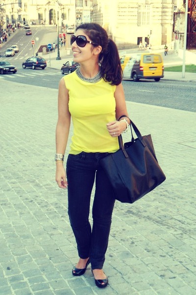 Zara necklace - Melissa shoes - Levis pants - Zara top Zara necklace - Melissa shoes - Levis pants - Zara top