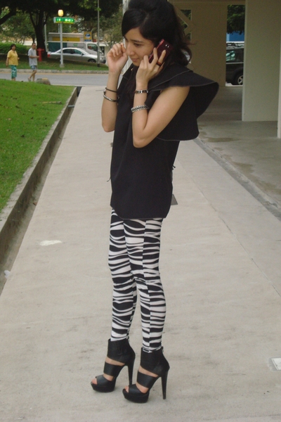 Fashion  Online Account on Bugis Village Blouse  Alano Tights  Bugis Village Purses  Shoes    Zip