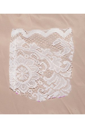 Coral-diy-lace-american-apparel-shorts-ivory-cropped-lace-motel-rocks-top