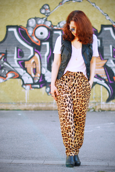 zara leopard vest