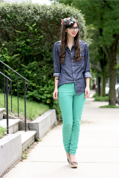 green jeans blue shirt
