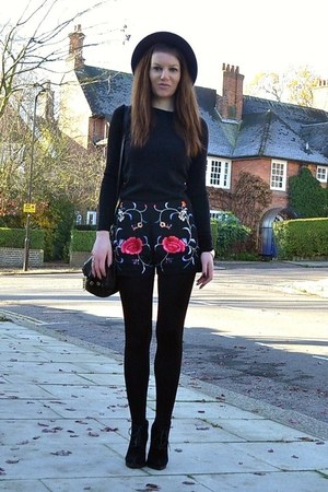 How to wear brown suede shorts How to wear brown suede shorts