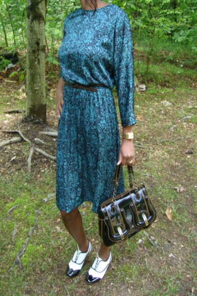 Whitepatentleathershoestealsilkprintvintage Whitepatentleathershoestealsilkprintvintage