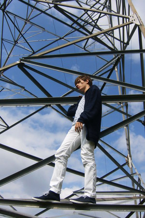 Zara cardigan - H&M t-shirt - white H&M pants - love it Zara sneakers