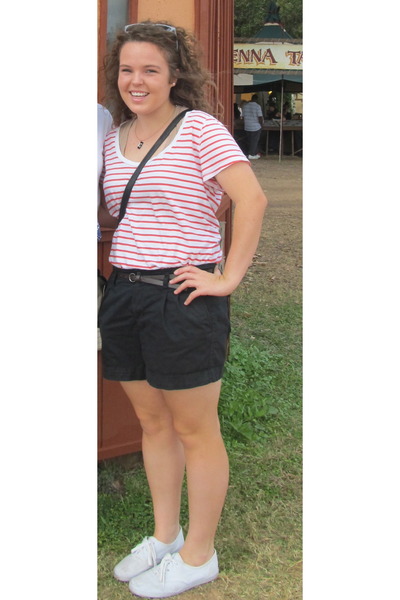 old navy white canvas shoes