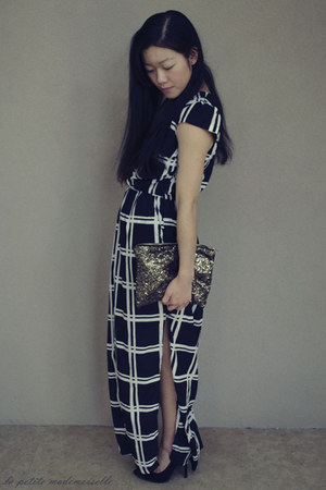 black dress Reverse dress - bronze clutch La Petite Mademoiselle bag