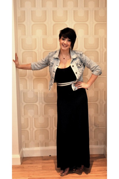 white studded belt. around skinny studded belt