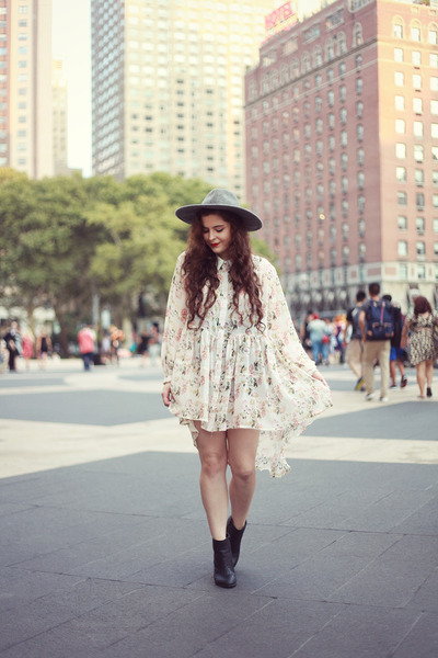 boohoo white booties