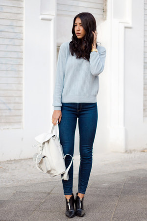 light blue sweater outfits