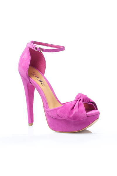 Novus shoe of results for