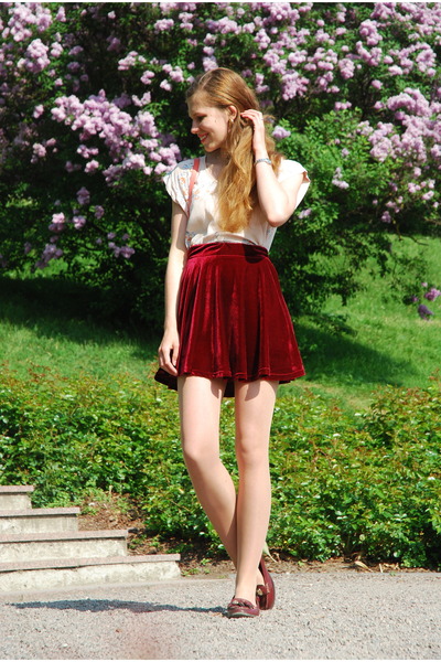 burgundy skirt peach top