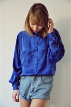 thrifted vintage shirt - thrifted vintage shorts