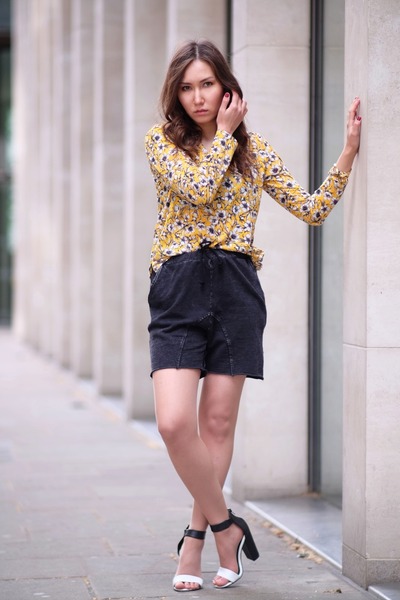 h&m yellow floral top