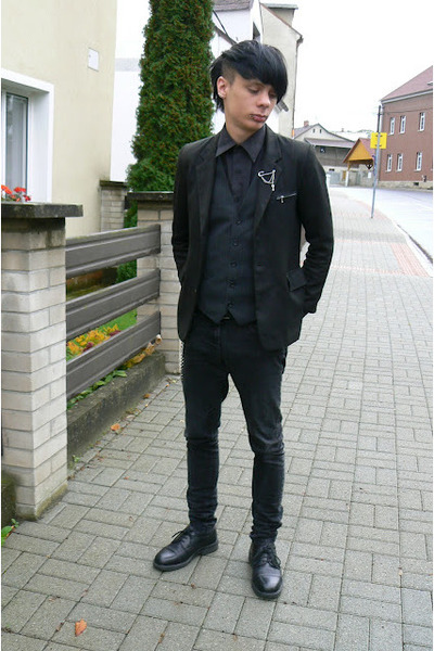 Stol Alle slags behagelig Men's Black Deichmann Shoes, Black Denim Co Jeans, Black Thrifted Blazers |  "Man in black" by SakuKira | Chictopia