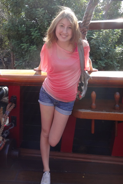 denim shorts converse