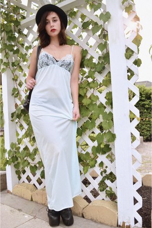 Black White Maxi Dress on Maxi Dress With Heels How To Wear Maxi Dress Trend With Heels
