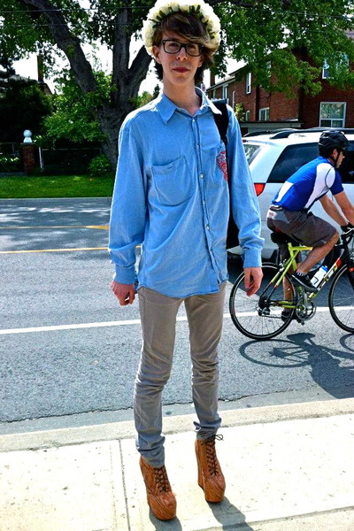 Flowers crown Bring April  jeans flower May with Showers