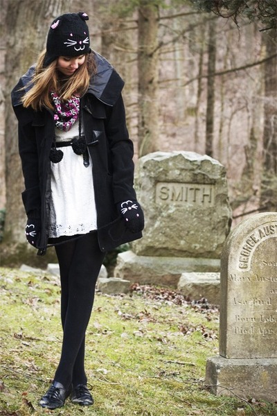 black BB Dakota coat - white Forever 21 dress - bubble gum Khols scarf black BB Dakota coat - white Forever 21 dress - bubble gum Khols scarf
