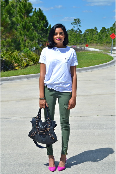 olive green pants and pink shirt