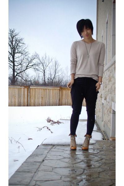 Beige Shirts, Black Pants, Beige Shoes | 