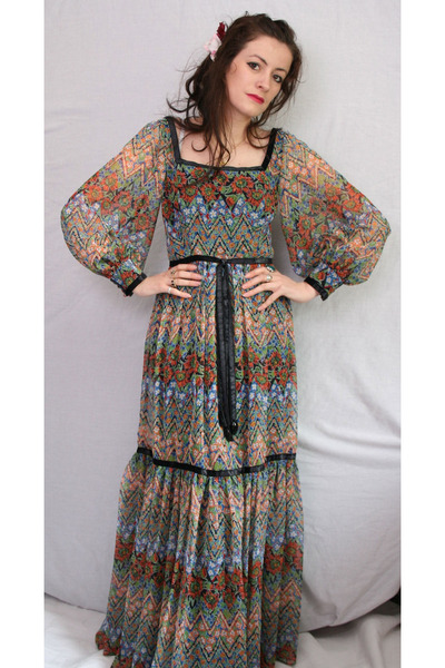 Vintage Clothing Online Boutique on Vintage Boutique Dresses    70s Maxi Dress  By Aurora Vintage
