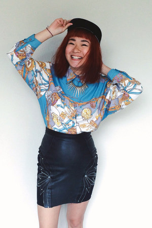 light blue vintage chictopia shop top - black leather vintage skirt