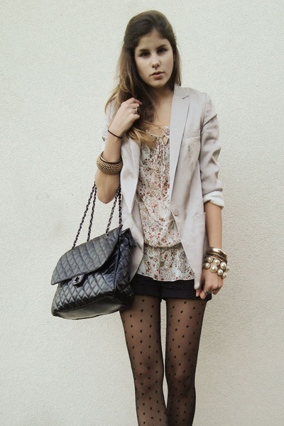 tights with shorts. black tights - black shorts