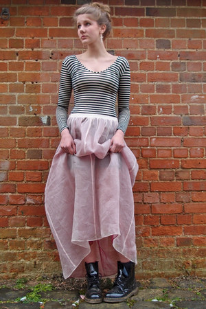 light pink tulle DKNY skirt - black shiny doc martens boots