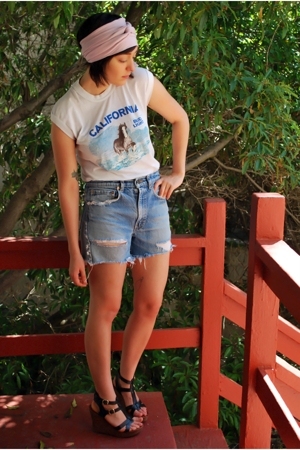white vintage t-shirt - black Matt Bernson shoes - black Steve Madden