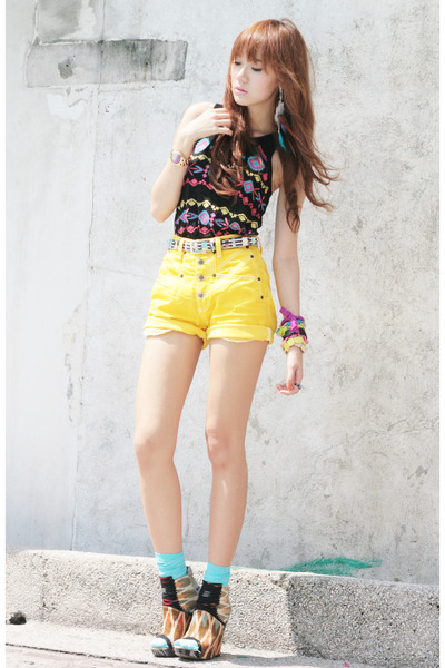 feather Maris earrings - Love Eyecandy ring - wooden Peaches on Top bracelet