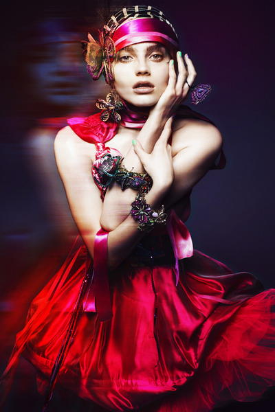 red dress - hot pink accessories