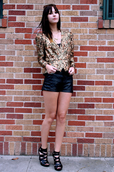 vintage blazer - vintage shorts - Also shoes