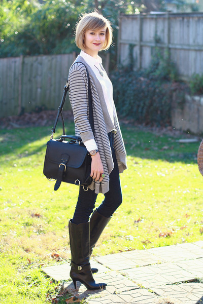 tight jeans thumbs