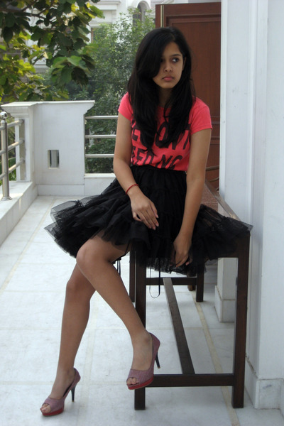 pink SRC shirt - black Abigail Lorick skirt - pink Shoe Stop shoes