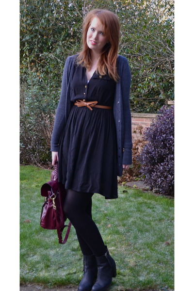 maroon dress with black boots