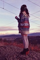 black Jeffrey Campbell boots - crimson romwe skirt - navy indressme cardigan