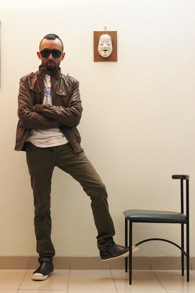 Men's Tawny Leather Jackets, Olive Green Shoes, Black Sunglasses