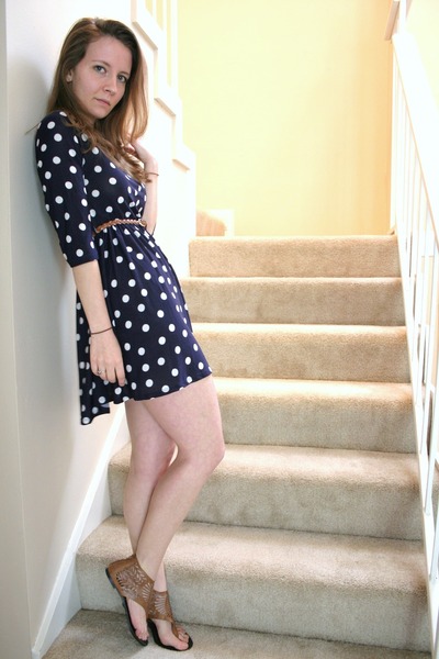 navy polka dot dress outfit