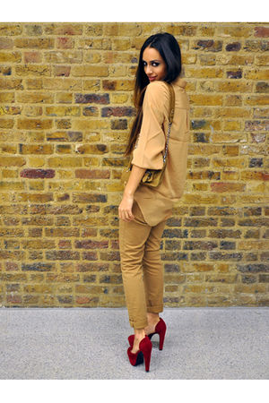 beige jeans - beige shoes - red shoes