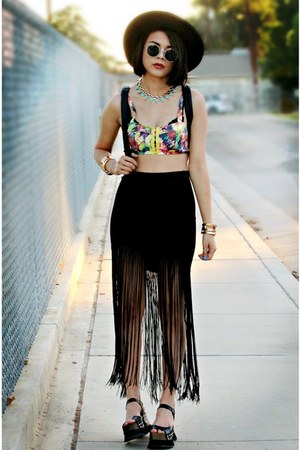 gold Forever 21 bracelet - black Victorias Secret bag