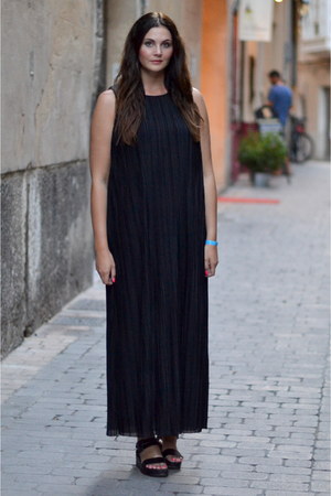 cos maxi dress