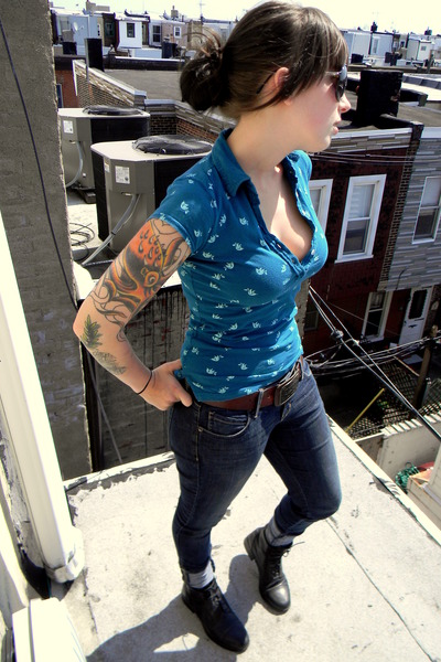 Skinhead Fashion Show on Blue Energie Top Blue Forever 21 Jeans Brown Thrifted Belt Black Ariat