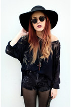 black black pyramid blouse - navy OMENEYE shorts