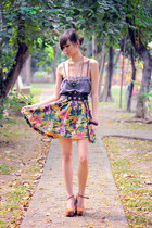 dark green floral vintage skirt - burnt orange brown Summersault wedges - black 
